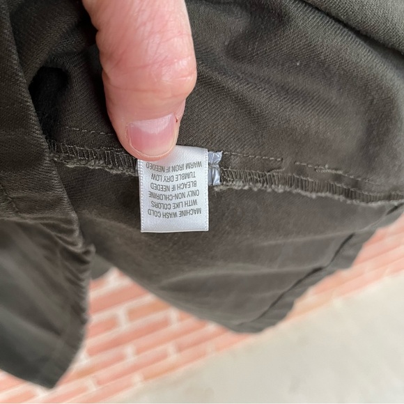 Beautiful and stylish green denim weight skirt. 20 W. CJBanks (only on Poshmark) - Picture 6 of 10